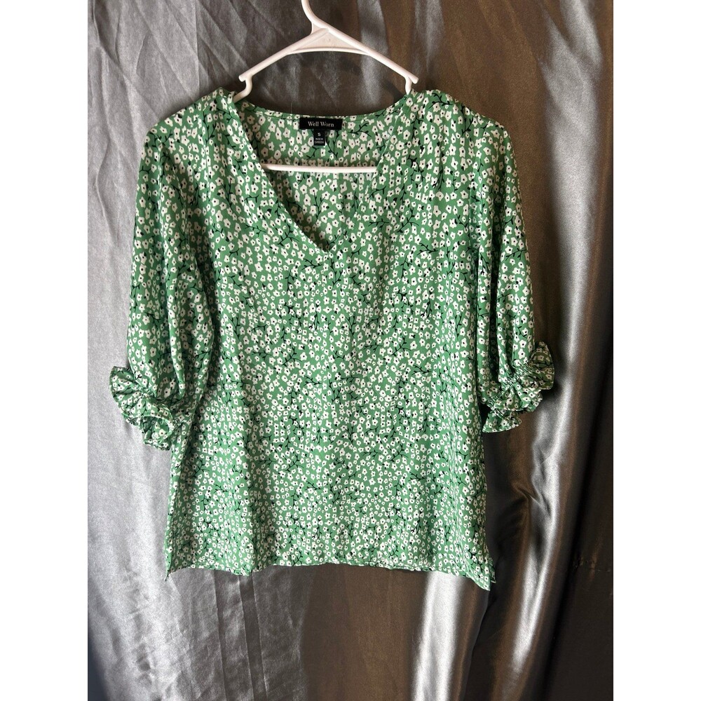 Well Worn Floral Blouse Sz Small